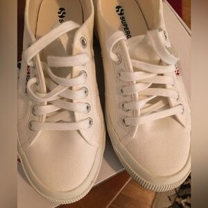 Superga woman’s 2750 cotton canvas white sneakers